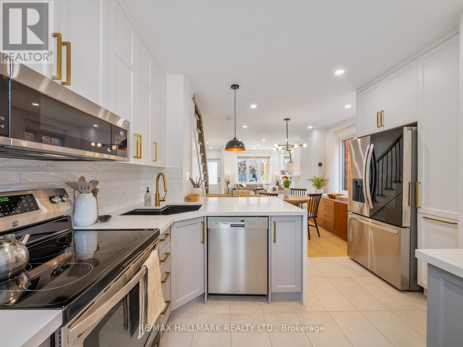 116 Coleman Avenue, Toronto, Ontario  M4C 1R1 - Photo 13 - E12940120