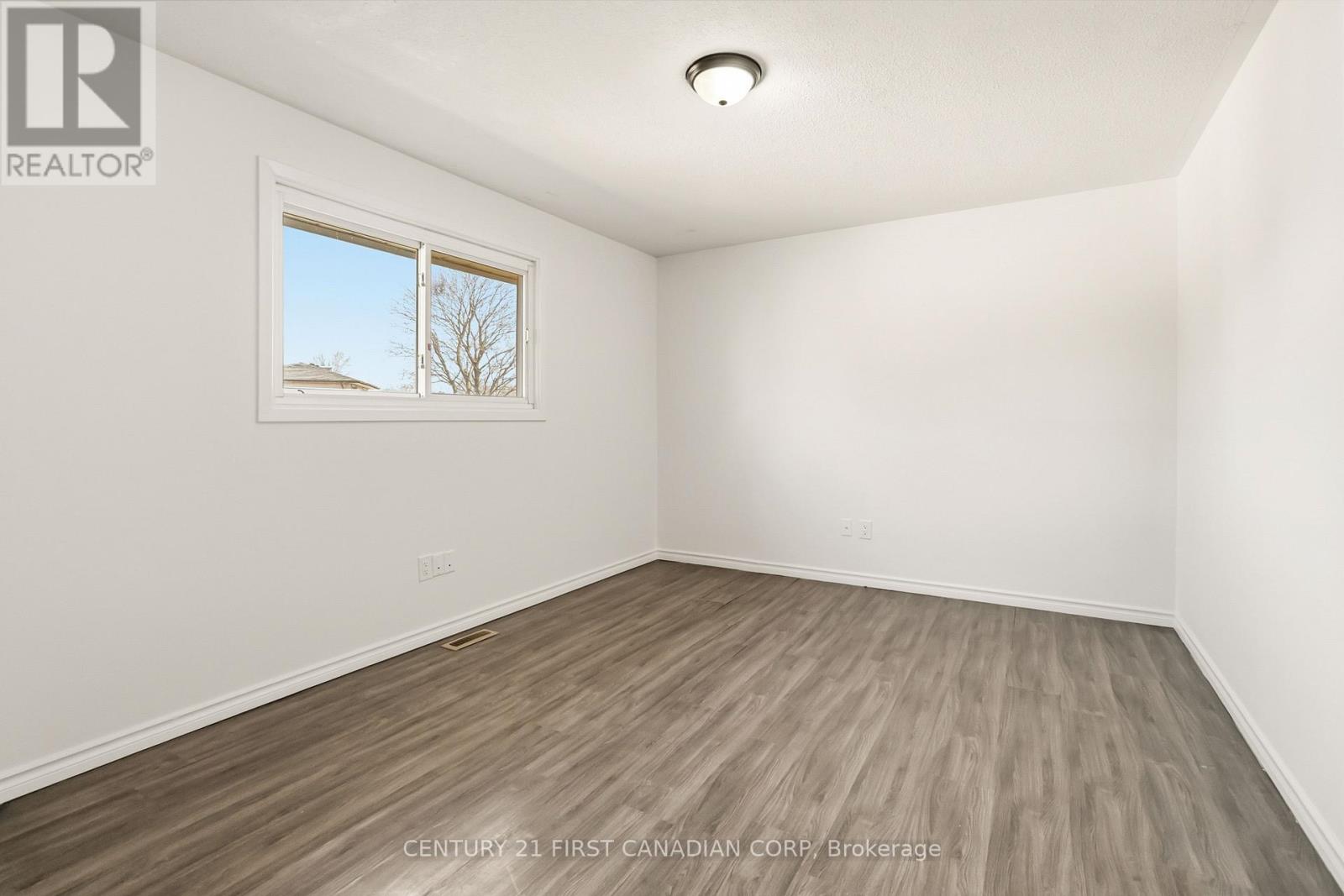 6 Spartan Drive, Brantford, Ontario  N3R 6C7 - Photo 24 - X12697724