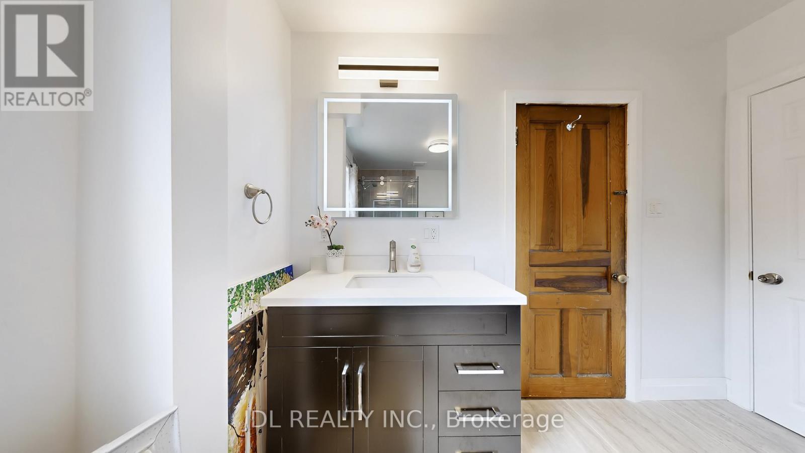 11 Red Robin Road, Georgina, Ontario  L4P 3E9 - Photo 21 - N12939934