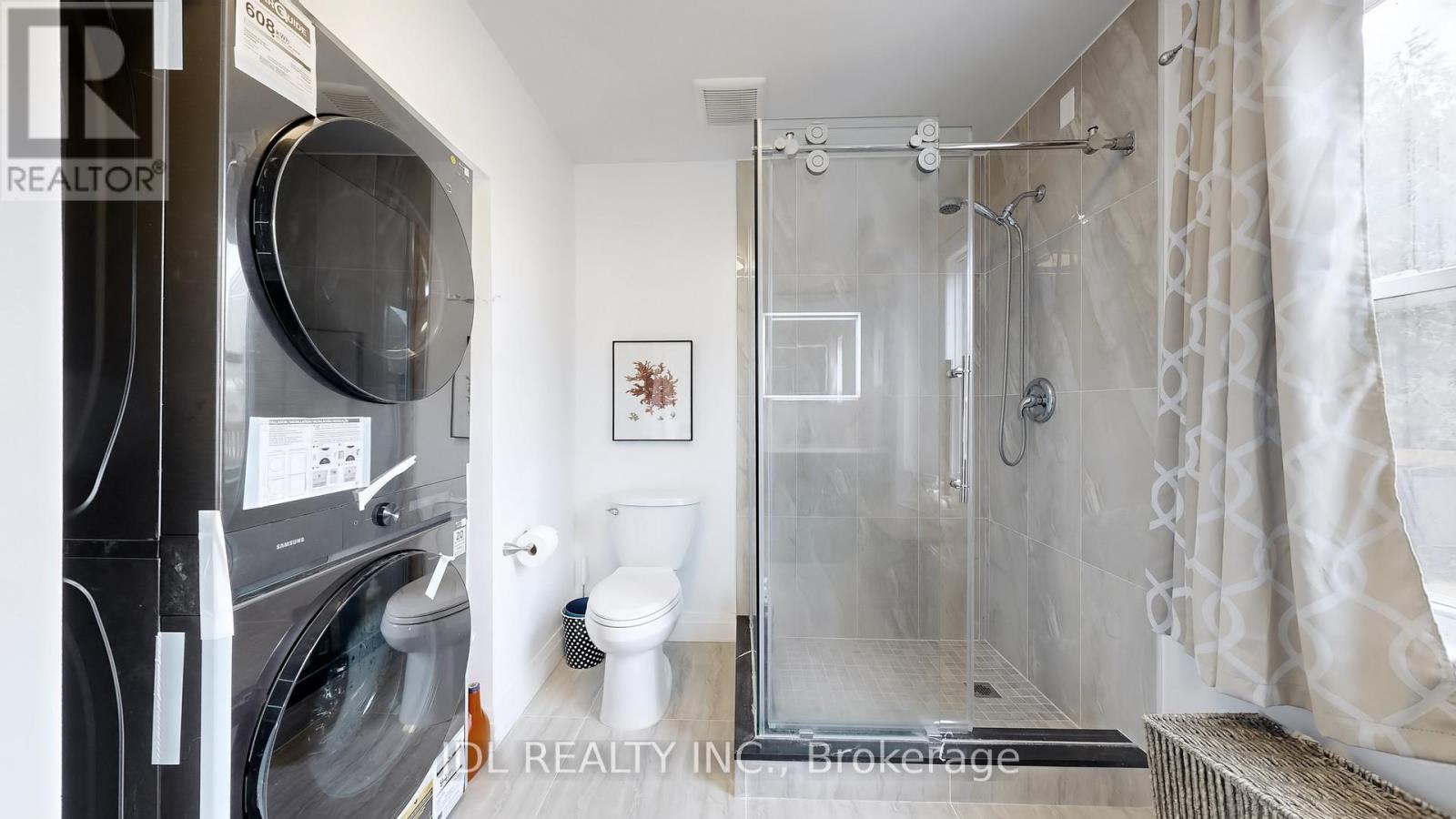 11 Red Robin Road, Georgina, Ontario  L4P 3E9 - Photo 22 - N12939934