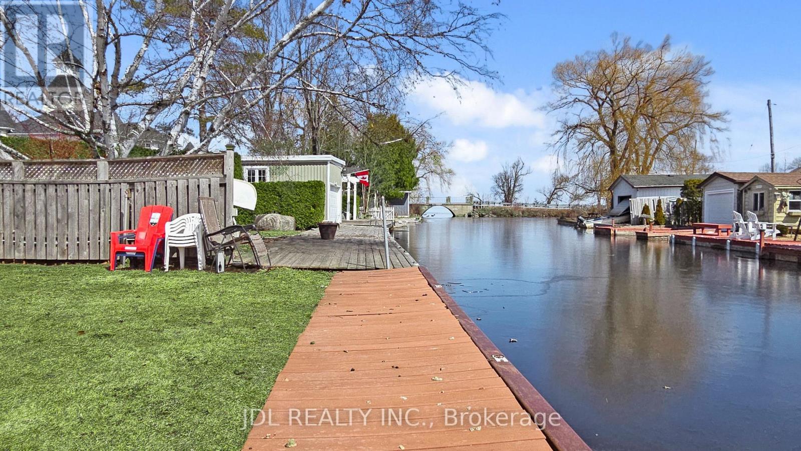 11 Red Robin Road, Georgina, Ontario  L4P 3E9 - Photo 7 - N12939934