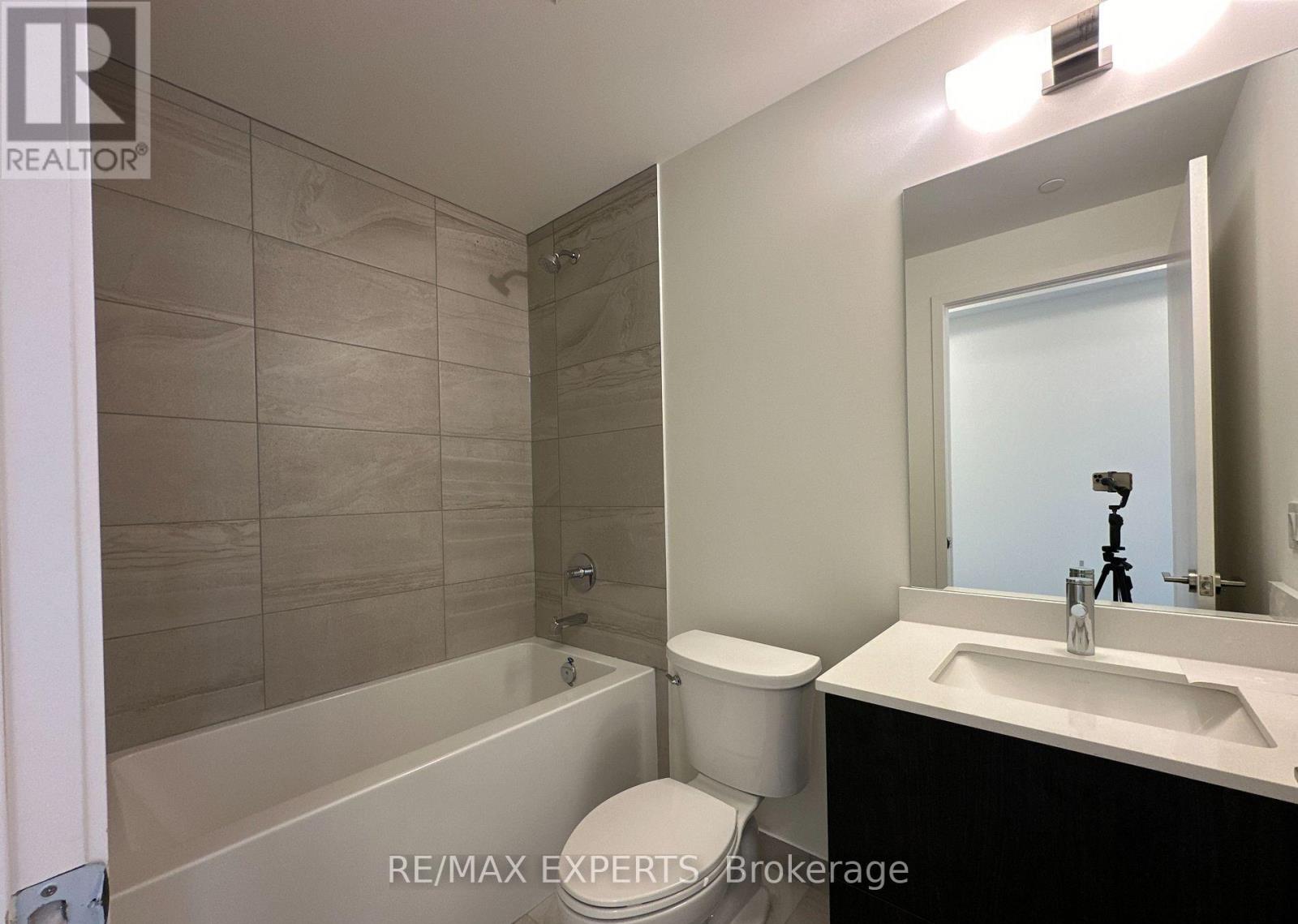 701 - 6 David Eyer Road, Richmond Hill, Ontario  L4S 0N5 - Photo 10 - N12940078