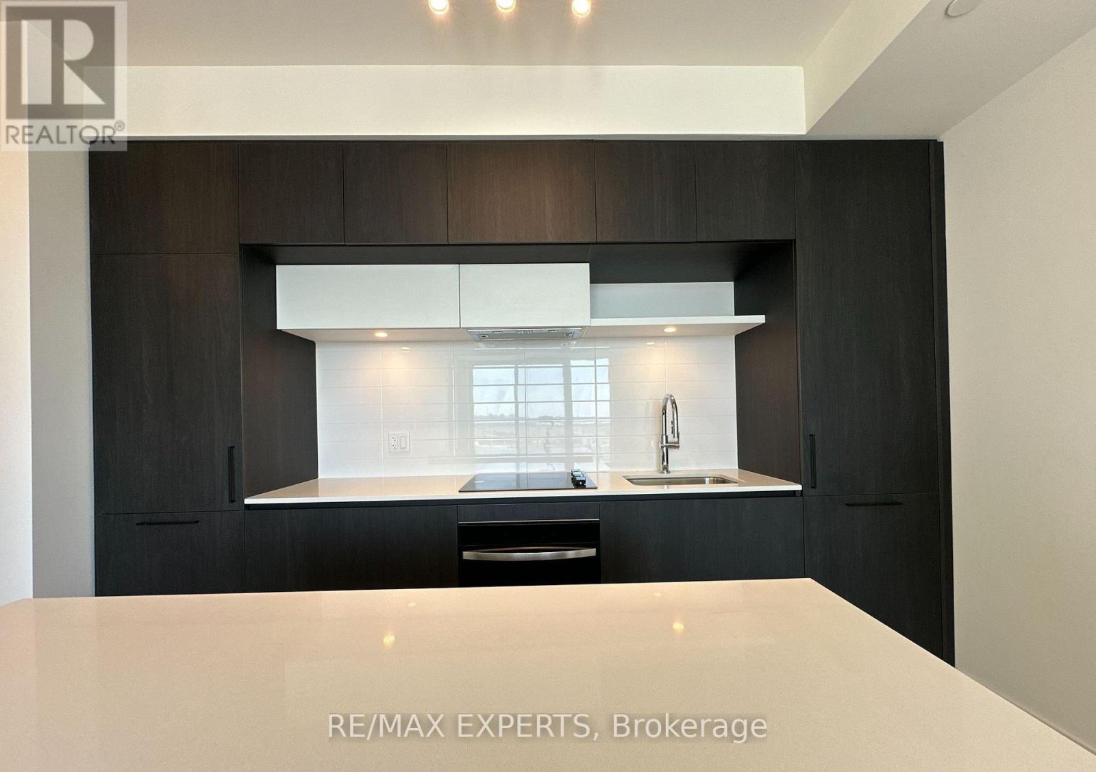 701 - 6 David Eyer Road, Richmond Hill, Ontario  L4S 0N5 - Photo 15 - N12940078