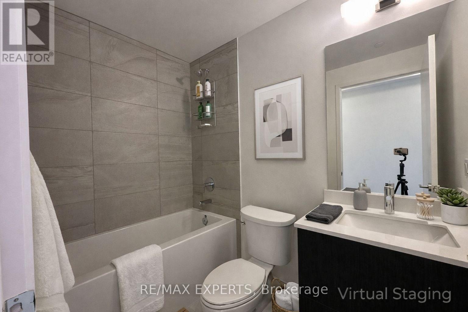 701 - 6 David Eyer Road, Richmond Hill, Ontario  L4S 0N5 - Photo 5 - N12940078