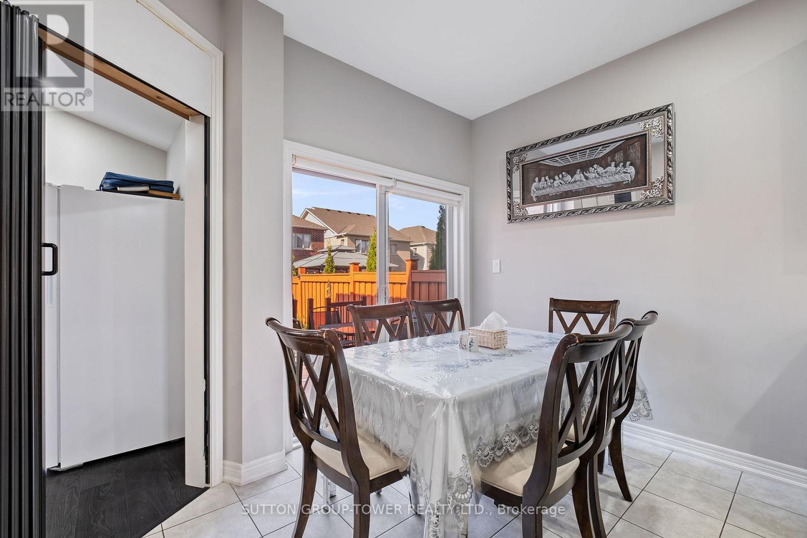 78 Romanelli Crescent, Bradford West Gwillimbury, Ontario  L3Z 0X7 - Photo 10 - N12940084