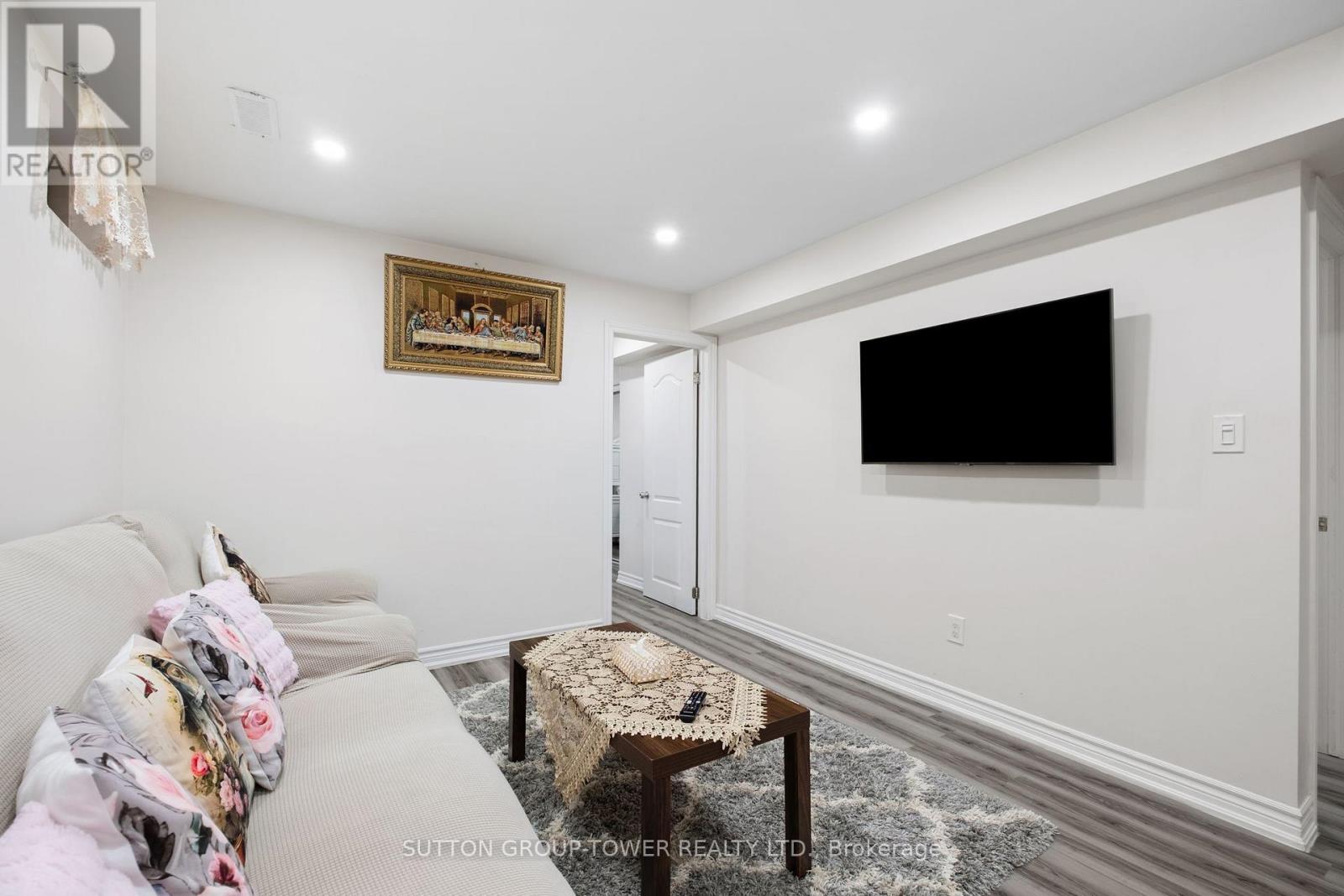 78 Romanelli Crescent, Bradford West Gwillimbury, Ontario  L3Z 0X7 - Photo 32 - N12940084