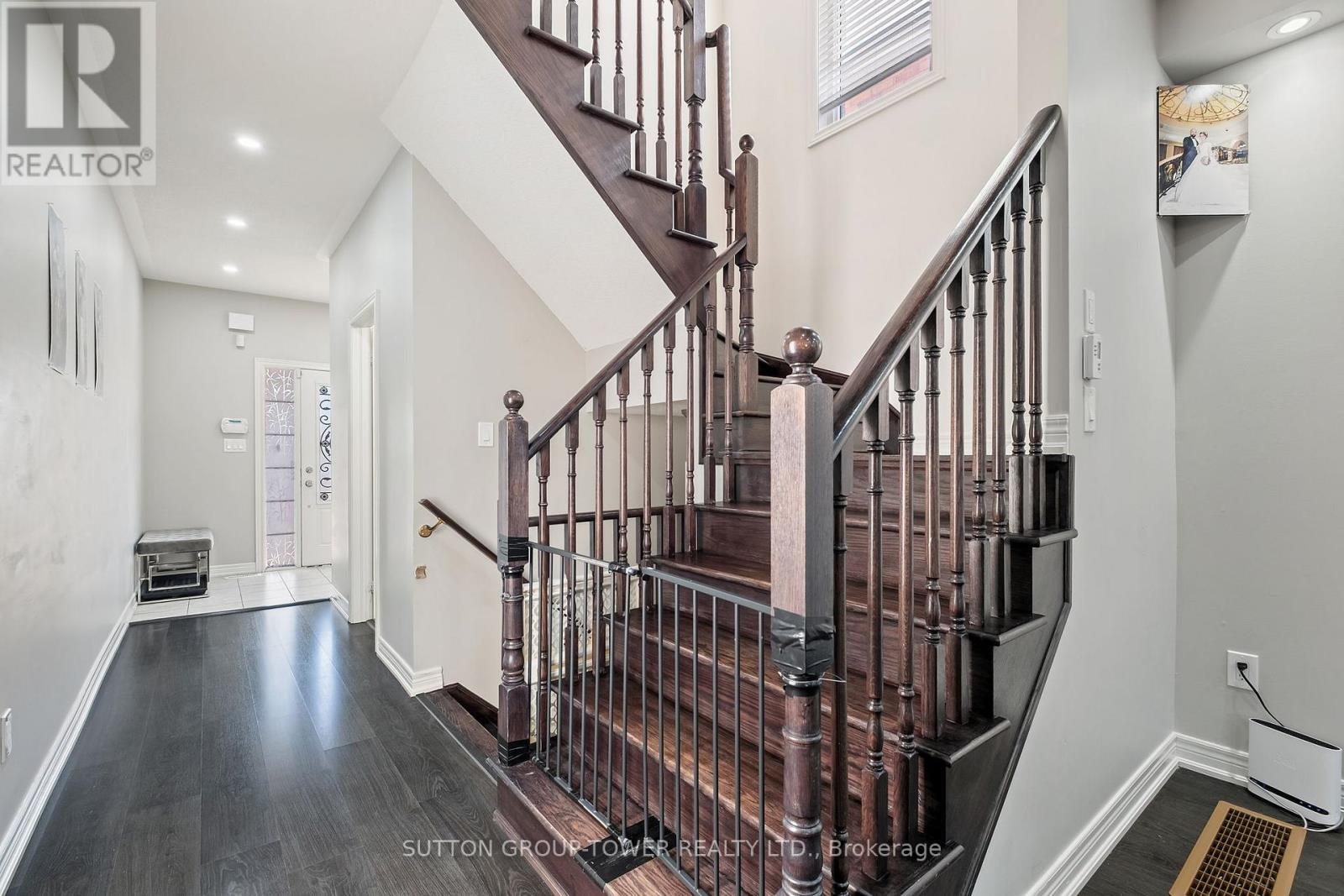 78 Romanelli Crescent, Bradford West Gwillimbury, Ontario  L3Z 0X7 - Photo 6 - N12940084