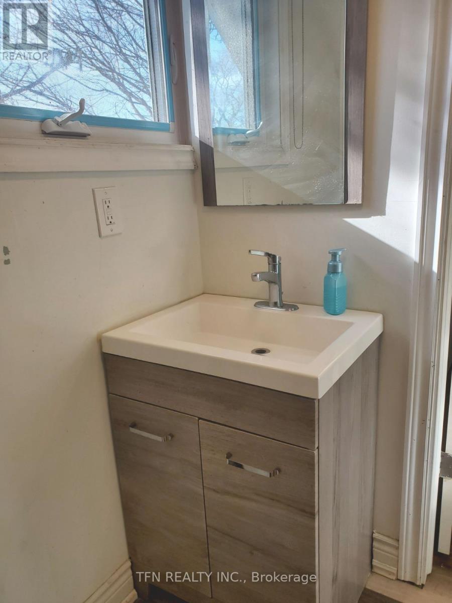 B - 13620 Weston Road, King, Ontario  L7B 1K4 - Photo 10 - N12940102