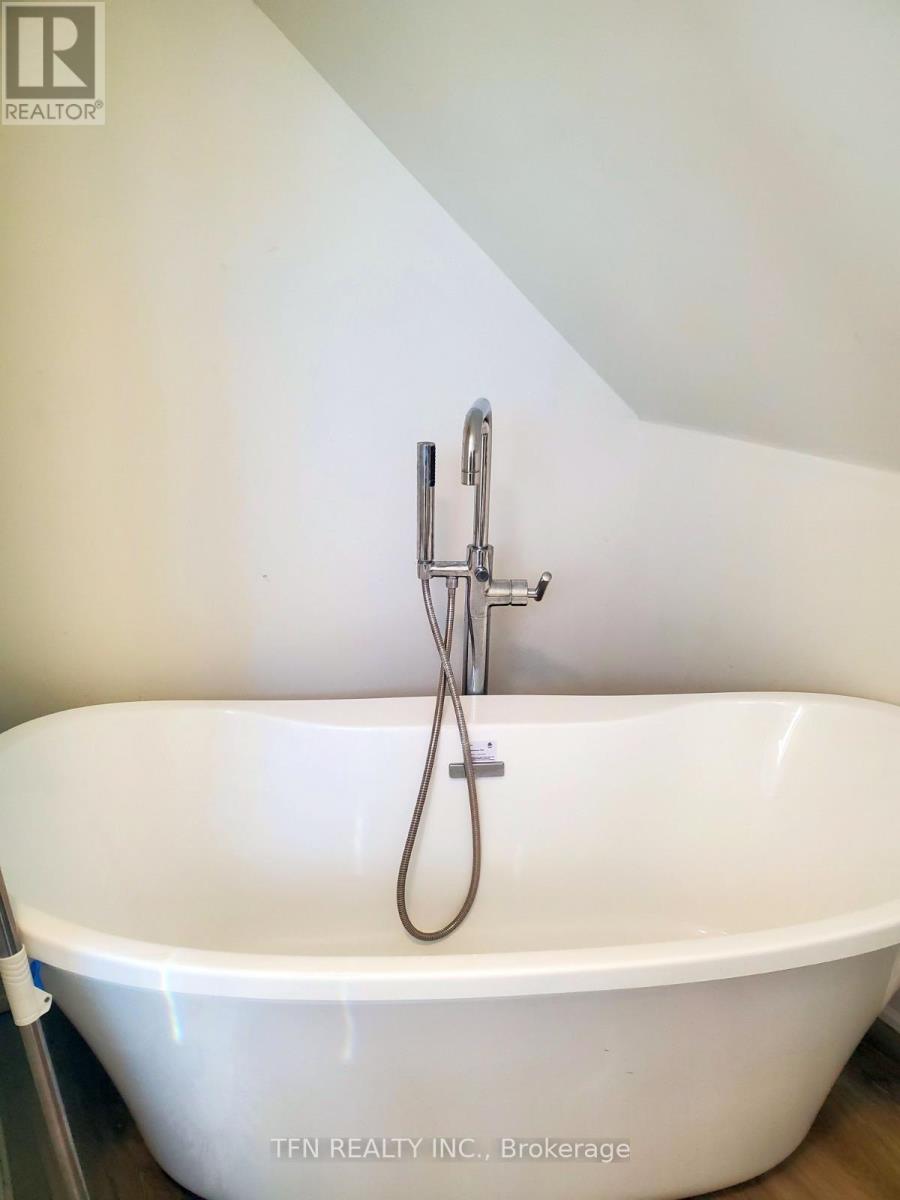 B - 13620 Weston Road, King, Ontario  L7B 1K4 - Photo 11 - N12940102