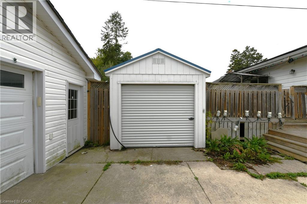 Photo 3 of 13 for 274 Wellington Street