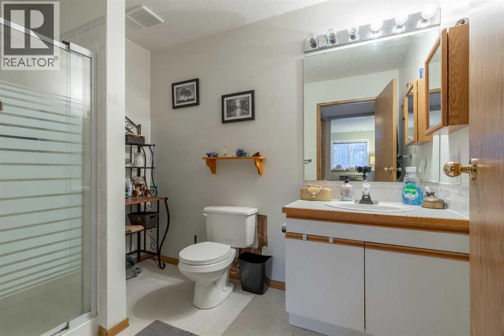 327 Heritage Crescent W, Lethbridge, Alberta  T1K 6V9 - Photo 26 - A2283658