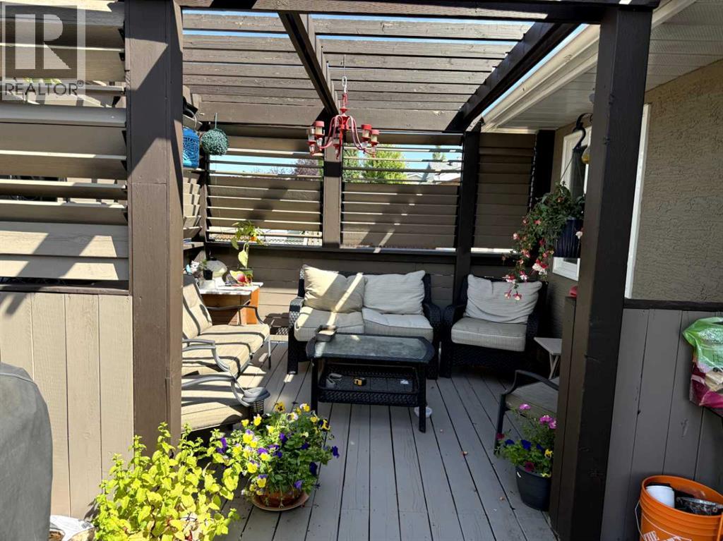 1328 Meadowbrook Drive Se, Airdrie, Alberta  T4A 2A3 - Photo 3 - A2286730