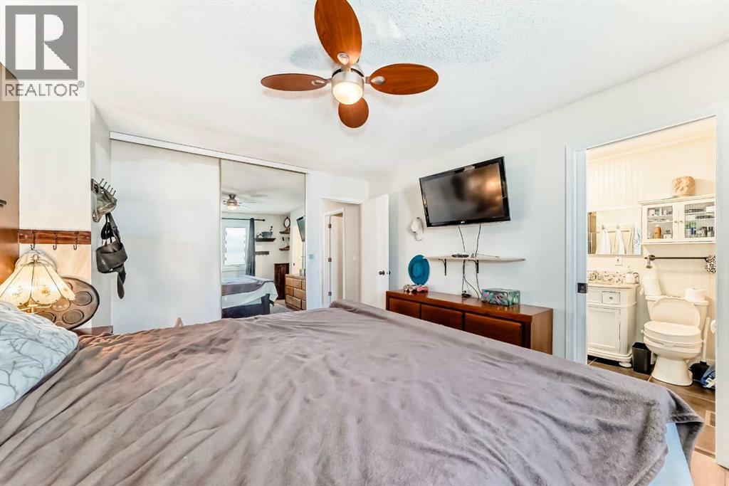 1328 Meadowbrook Drive Se, Airdrie, Alberta  T4A 2A3 - Photo 15 - A2286730