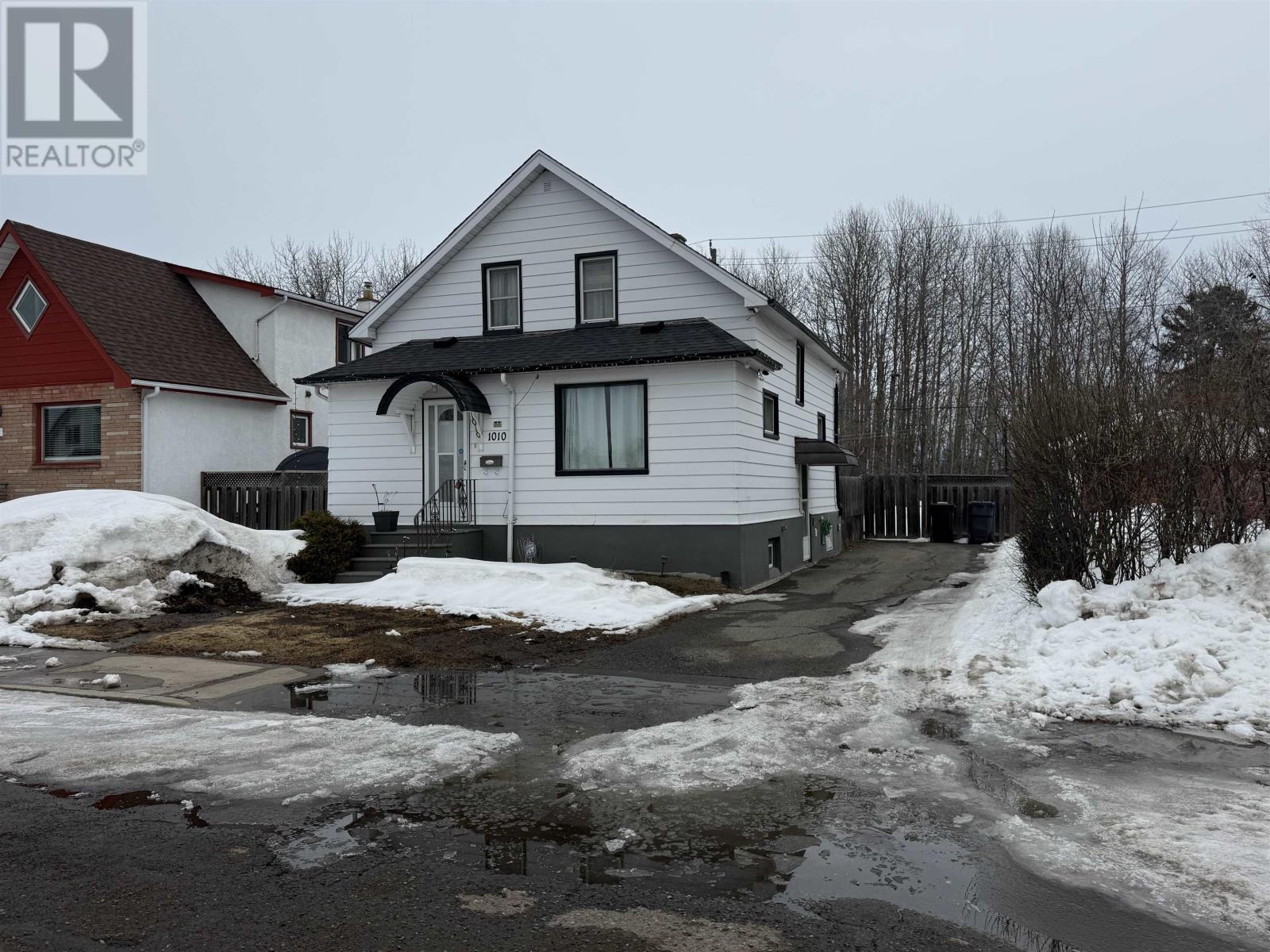 1010 Alberta Street, Thunder Bay, Ontario