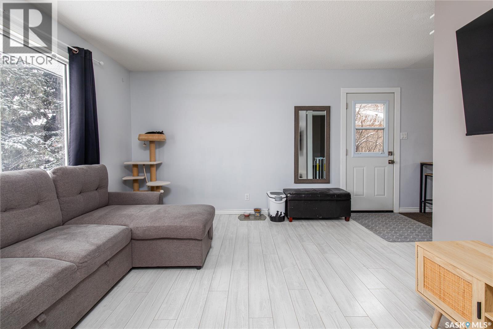 1170 5th Avenue Ne, Moose Jaw, Saskatchewan  S6H 1K8 - Photo 11 - SK031715