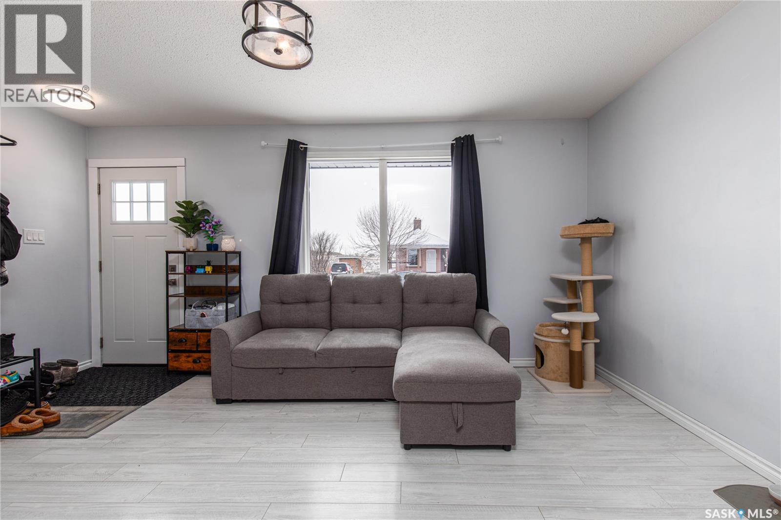 1170 5th Avenue Ne, Moose Jaw, Saskatchewan  S6H 1K8 - Photo 13 - SK031715