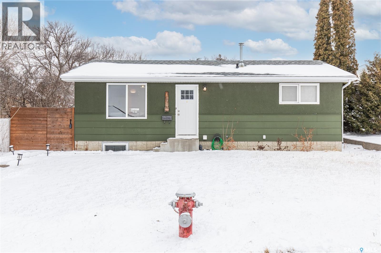1170 5th Avenue Ne, Moose Jaw, Saskatchewan  S6H 1K8 - Photo 2 - SK031715