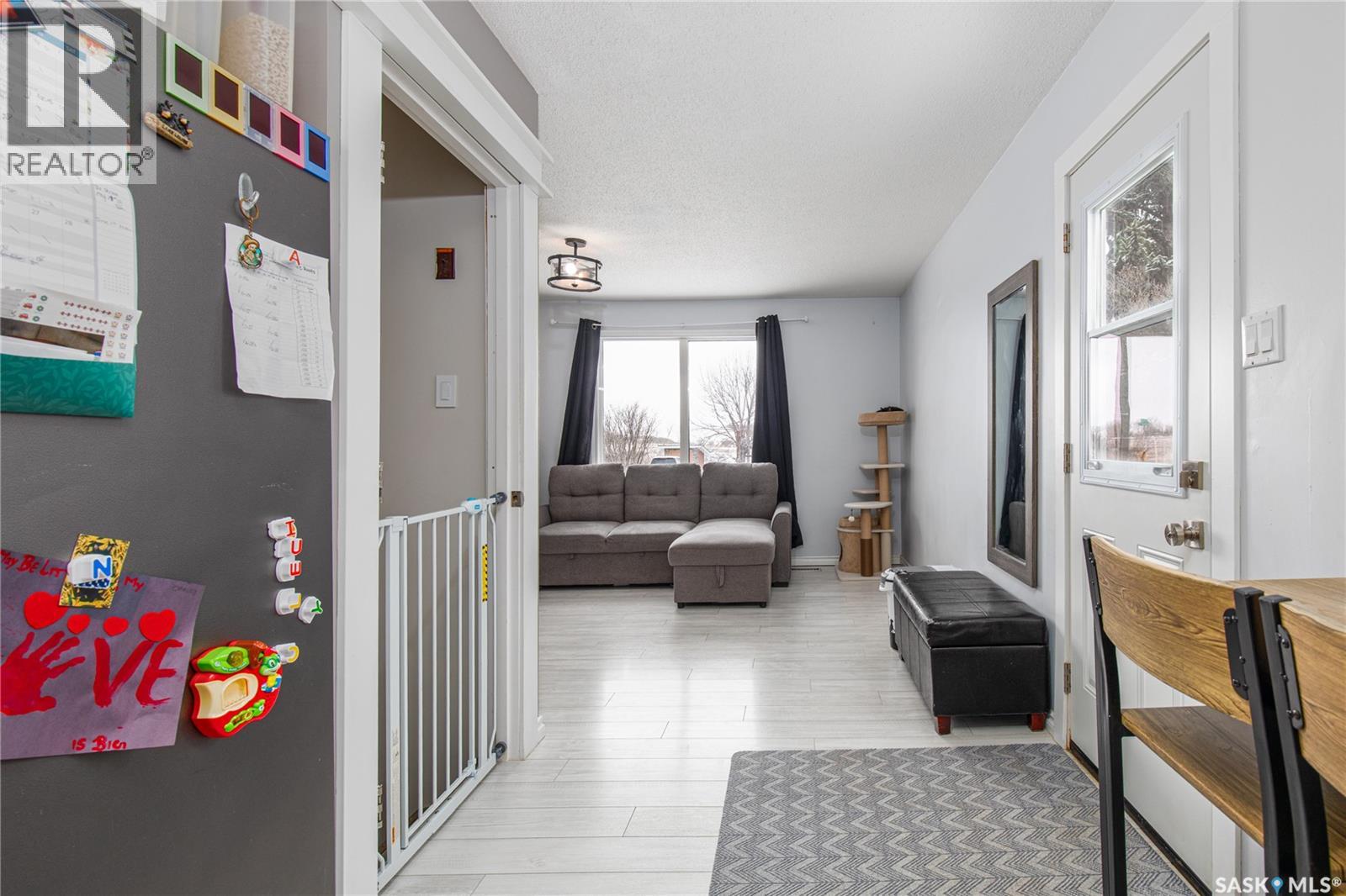 1170 5th Avenue Ne, Moose Jaw, Saskatchewan  S6H 1K8 - Photo 21 - SK031715