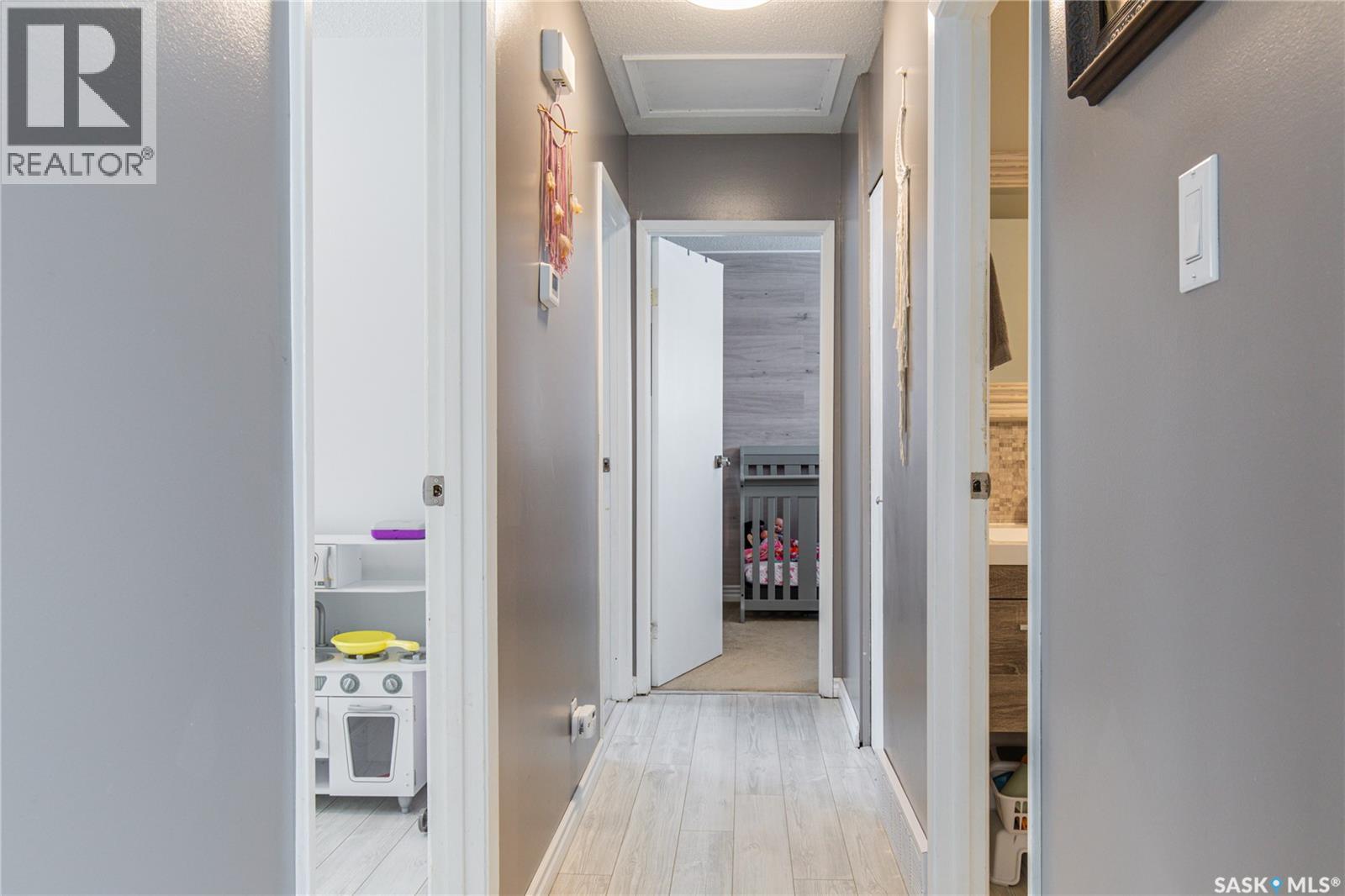 1170 5th Avenue Ne, Moose Jaw, Saskatchewan  S6H 1K8 - Photo 22 - SK031715