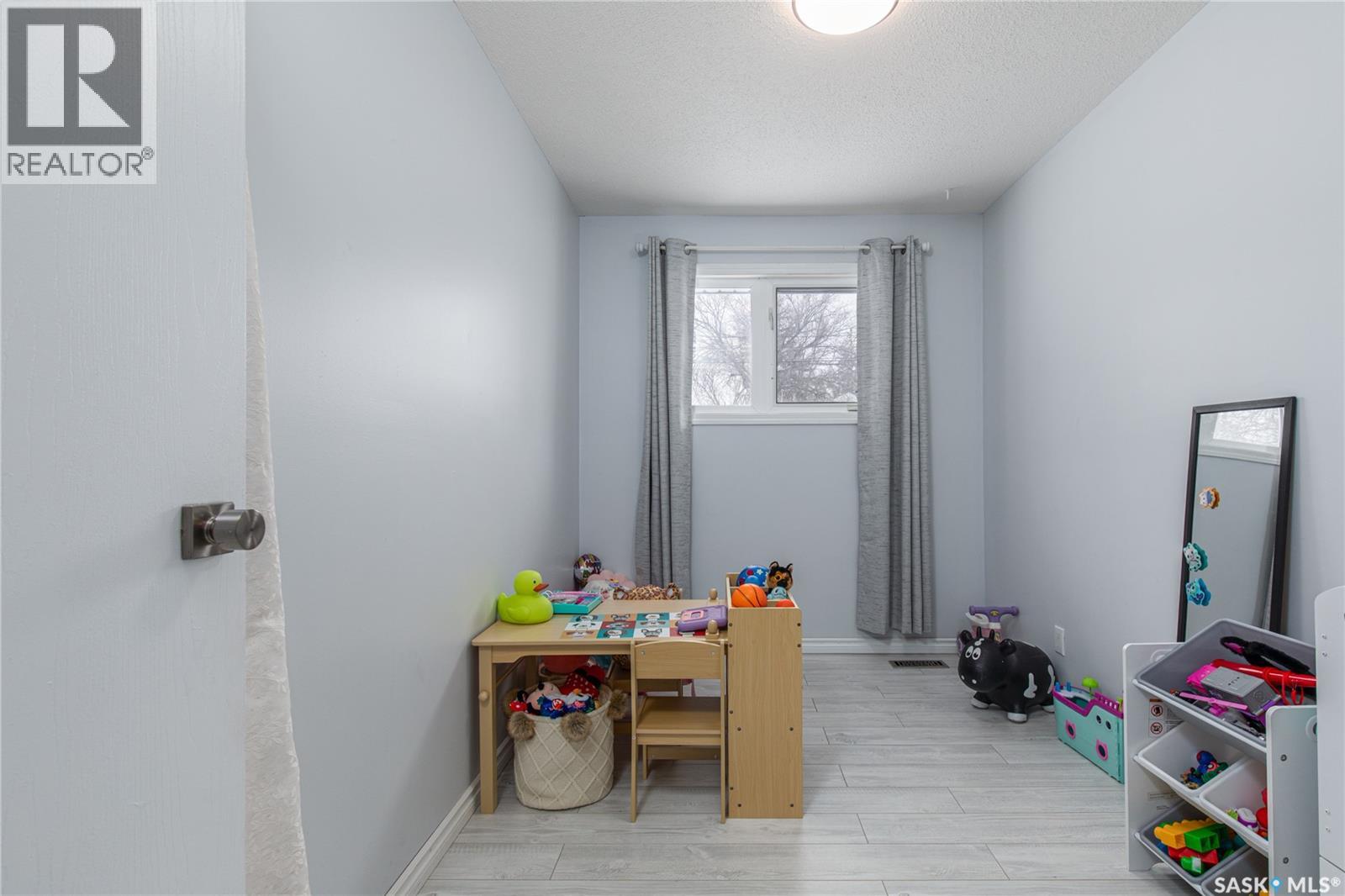 1170 5th Avenue Ne, Moose Jaw, Saskatchewan  S6H 1K8 - Photo 24 - SK031715