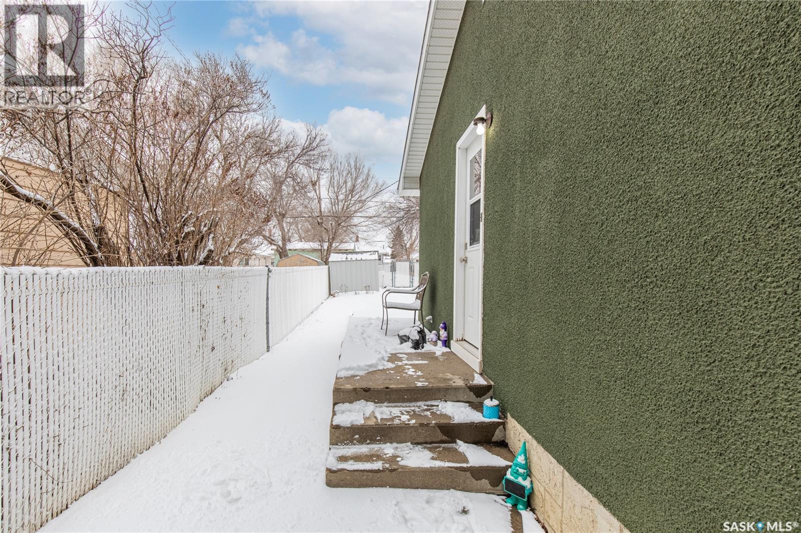 1170 5th Avenue Ne, Moose Jaw, Saskatchewan  S6H 1K8 - Photo 41 - SK031715