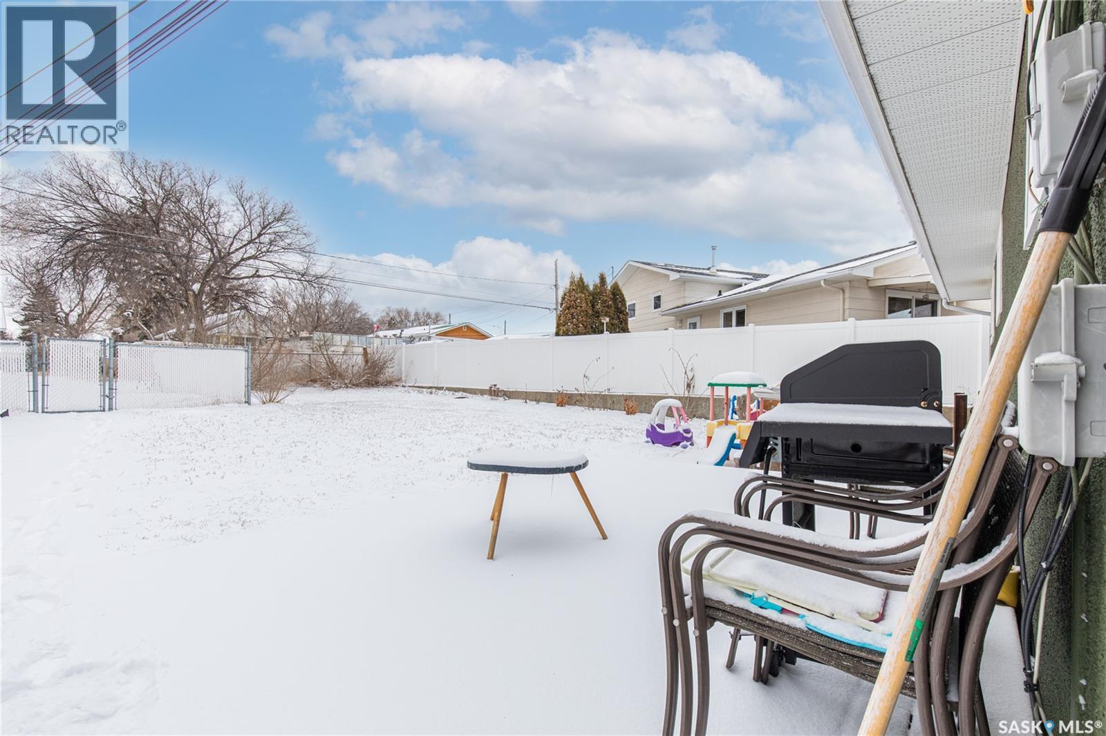 1170 5th Avenue Ne, Moose Jaw, Saskatchewan  S6H 1K8 - Photo 42 - SK031715
