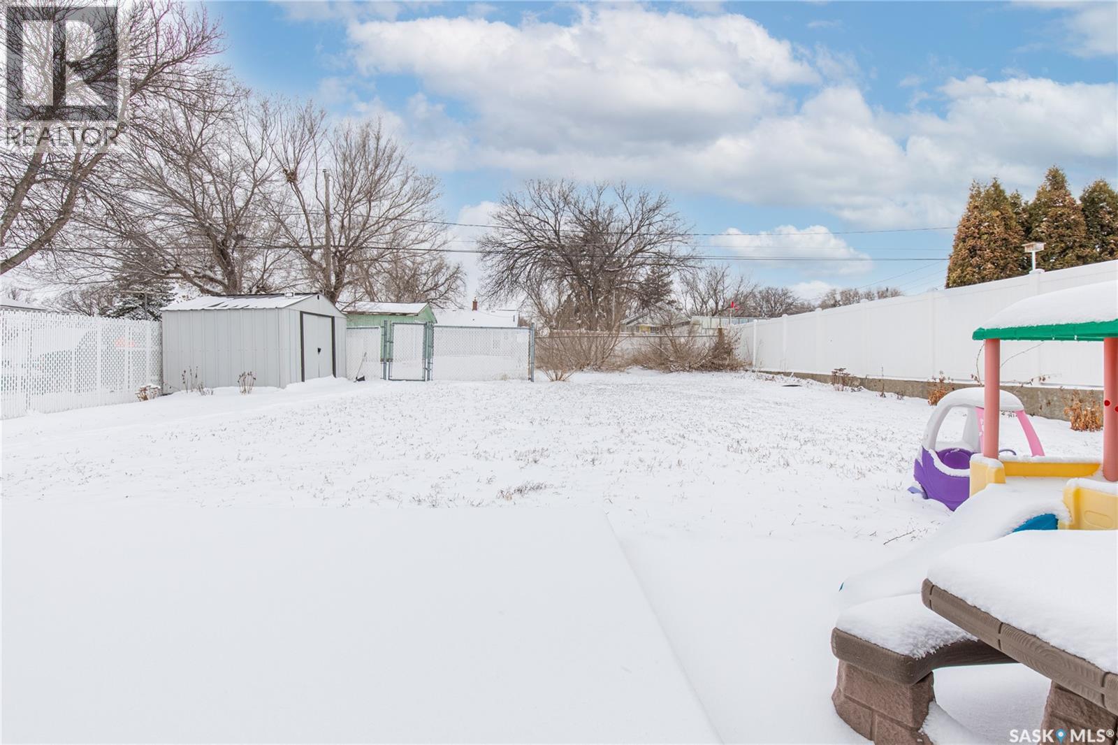 1170 5th Avenue Ne, Moose Jaw, Saskatchewan  S6H 1K8 - Photo 43 - SK031715