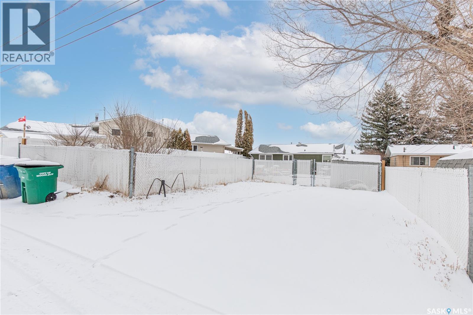 1170 5th Avenue Ne, Moose Jaw, Saskatchewan  S6H 1K8 - Photo 48 - SK031715