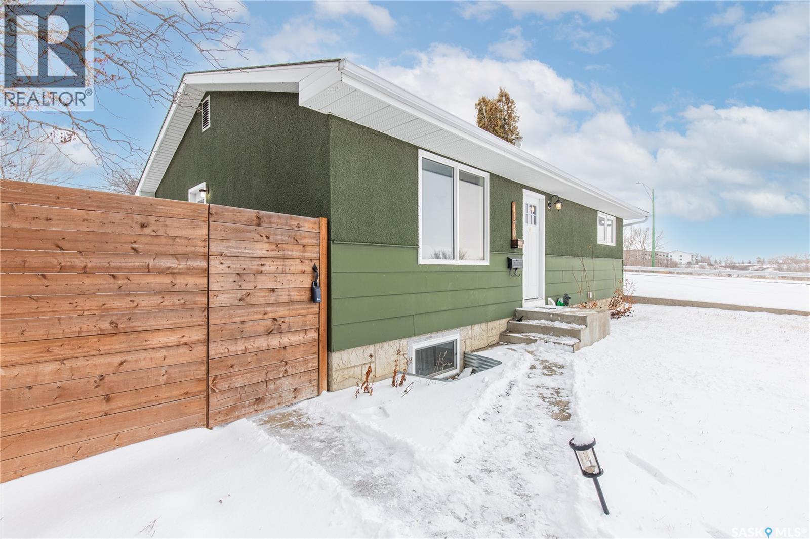 1170 5th Avenue Ne, Moose Jaw, Saskatchewan  S6H 1K8 - Photo 6 - SK031715