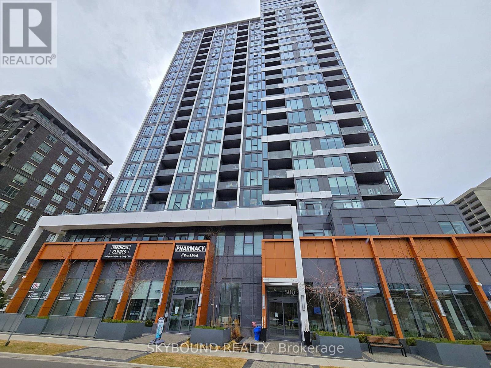 1008 - 500 Brock Avenue, Burlington, Ontario  L7S 0A5 - Photo 2 - W12939932