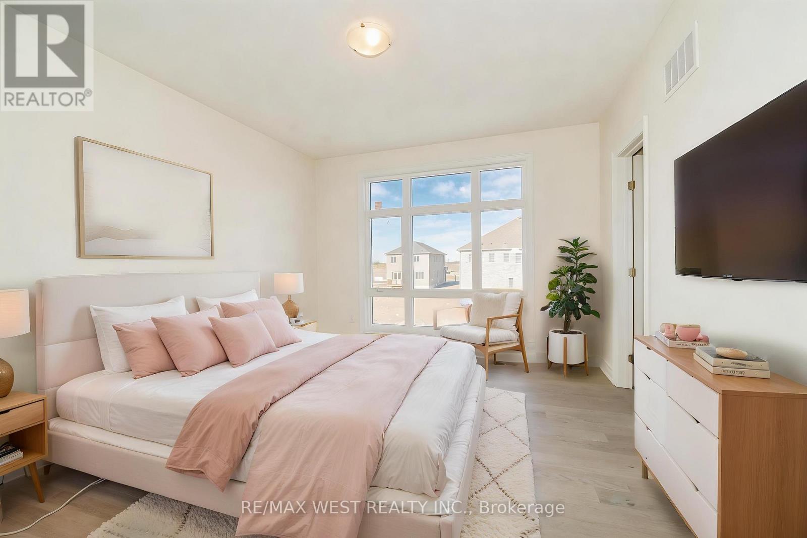 8 Tarbox Avenue, Caledon, Ontario  L7C 0A8 - Photo 14 - W12939936