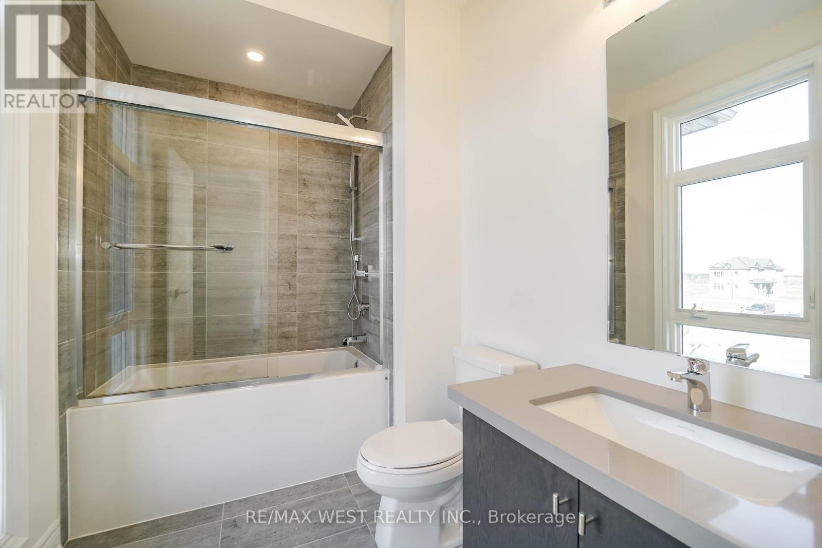 8 Tarbox Avenue, Caledon, Ontario  L7C 0A8 - Photo 15 - W12939936