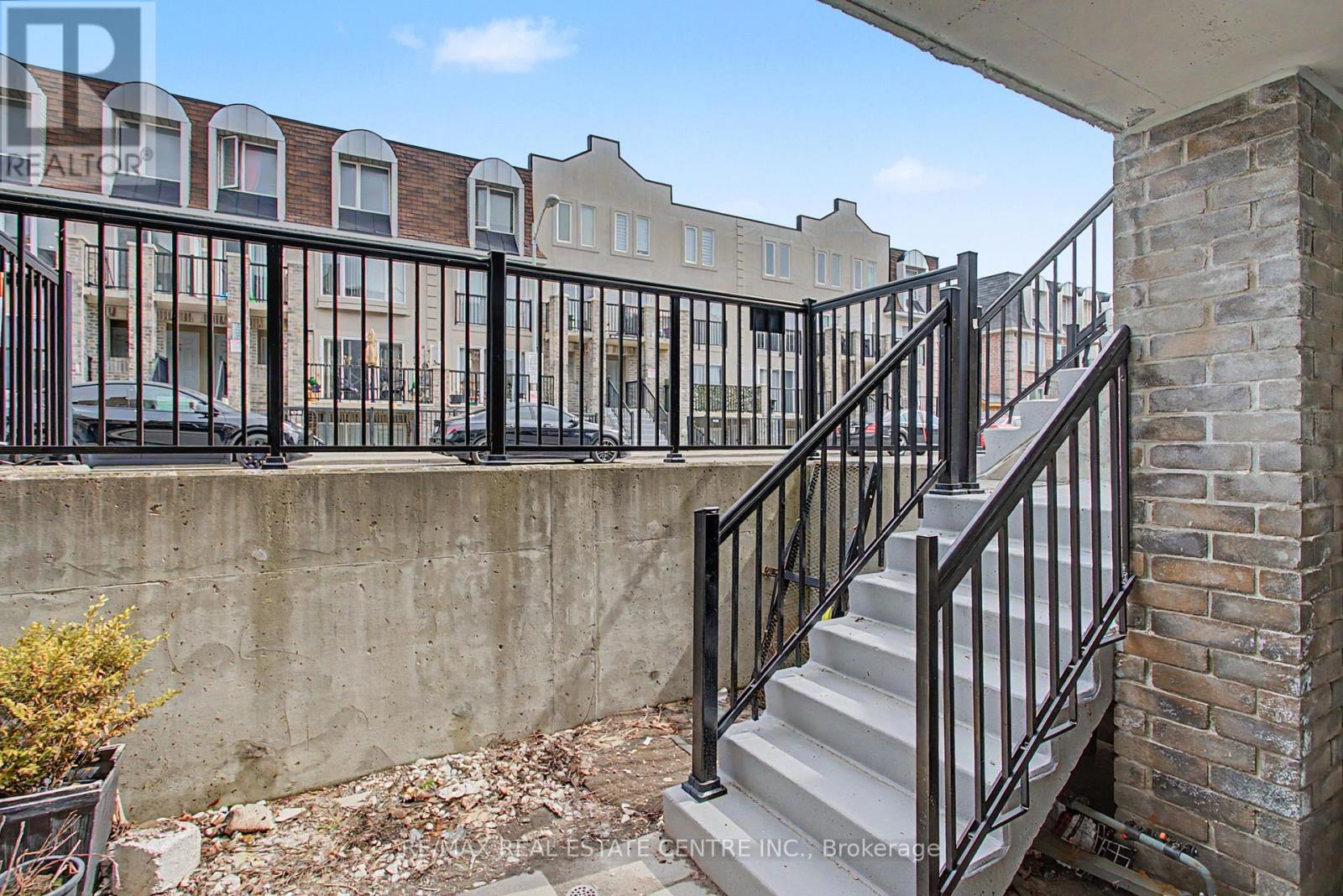 1013 - 85 George Appleton Way, Toronto, Ontario  M3M 0A2 - Photo 3 - W12940016