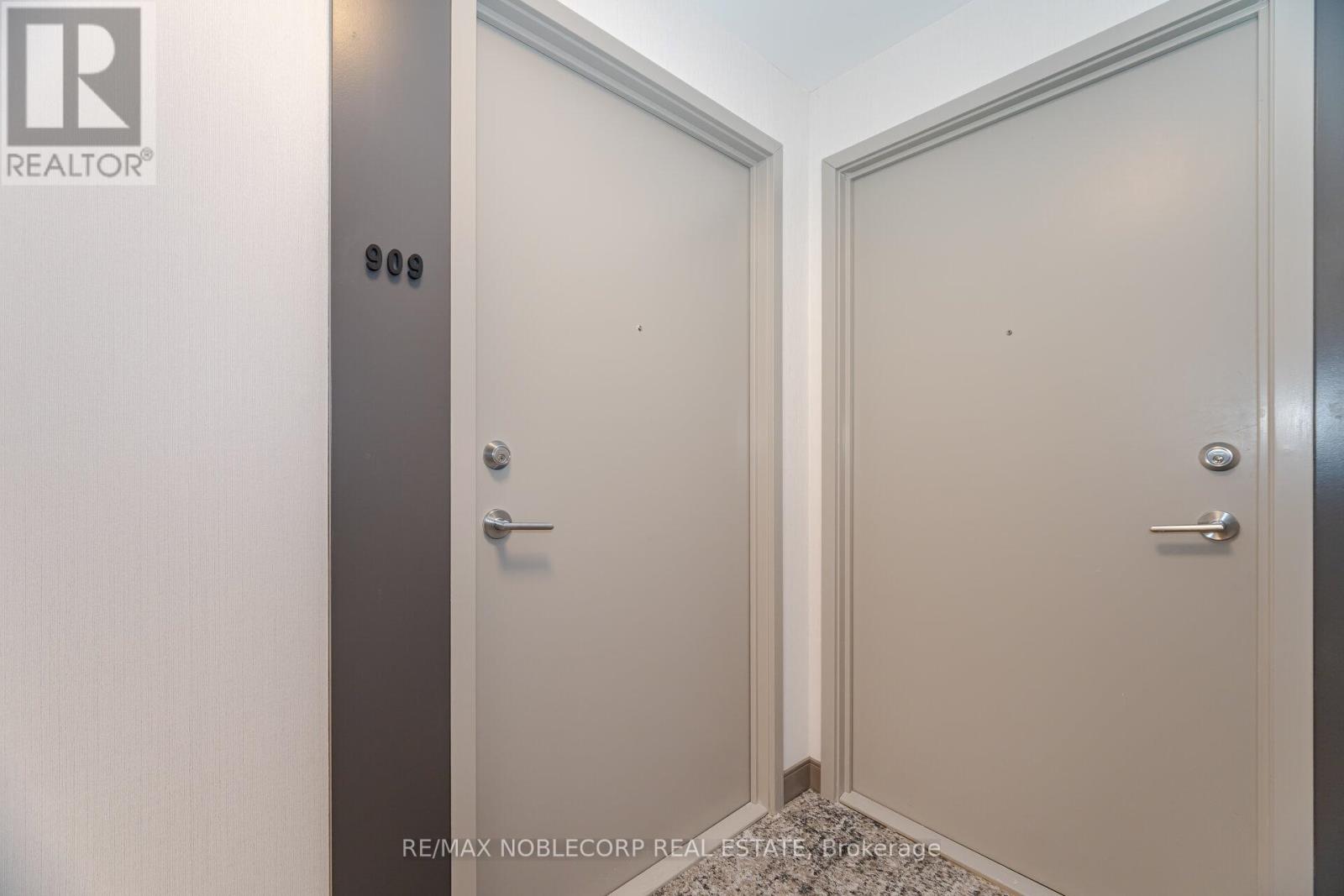 909 - 260 Malta Avenue, Brampton, Ontario  L6Y 0B5 - Photo 3 - W12940024