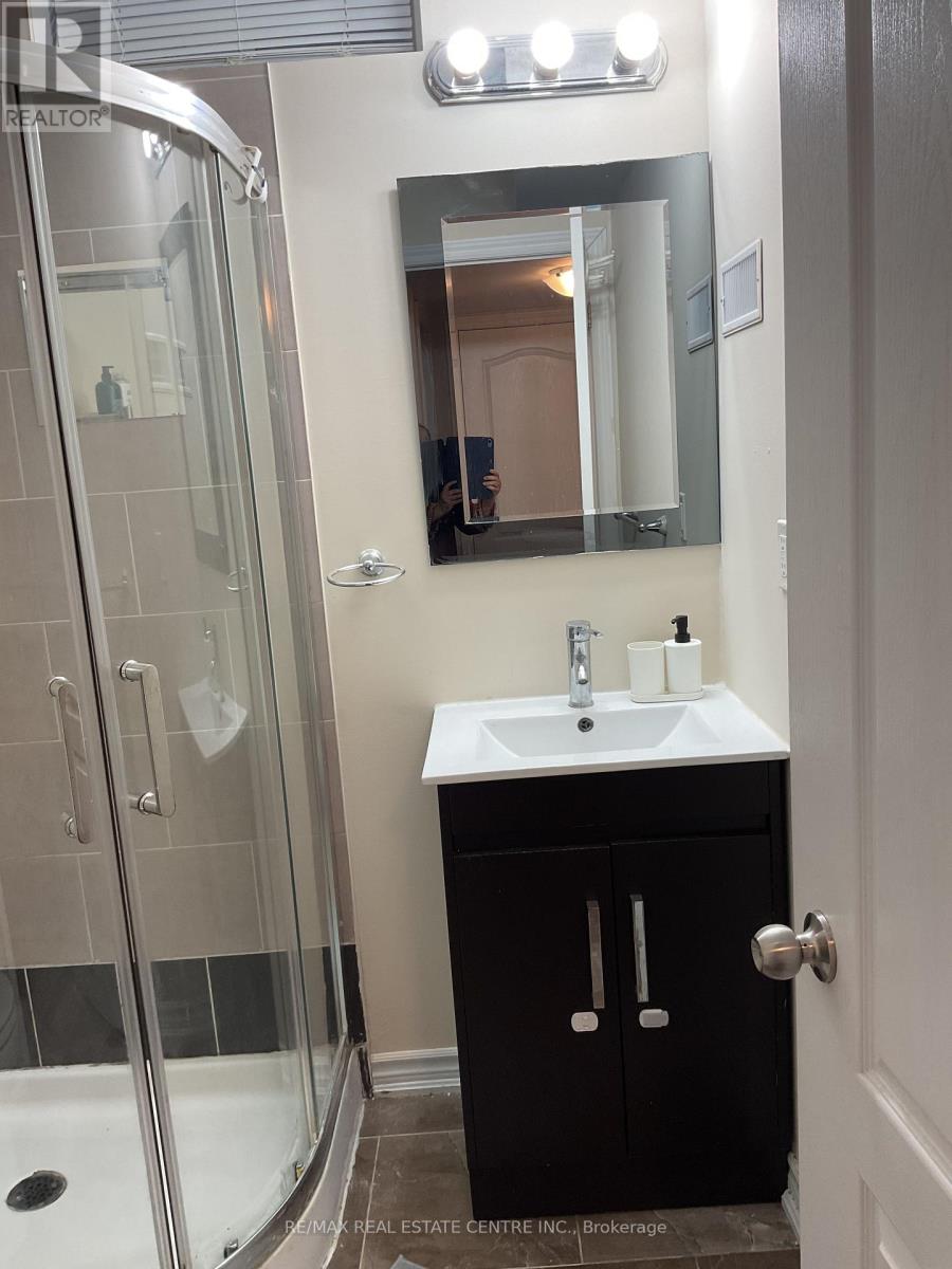 3459 Park Heights Way, Mississauga, Ontario  L5M 0V5 - Photo 14 - W12940030