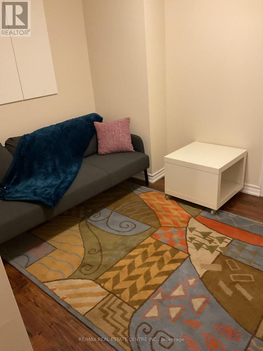 3459 Park Heights Way, Mississauga, Ontario  L5M 0V5 - Photo 15 - W12940030