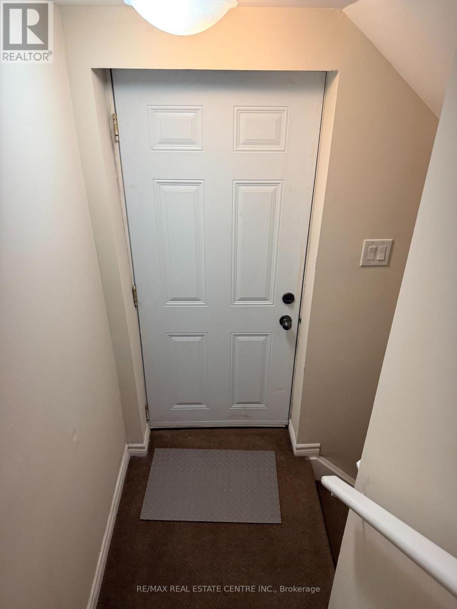 3459 Park Heights Way, Mississauga, Ontario  L5M 0V5 - Photo 17 - W12940030