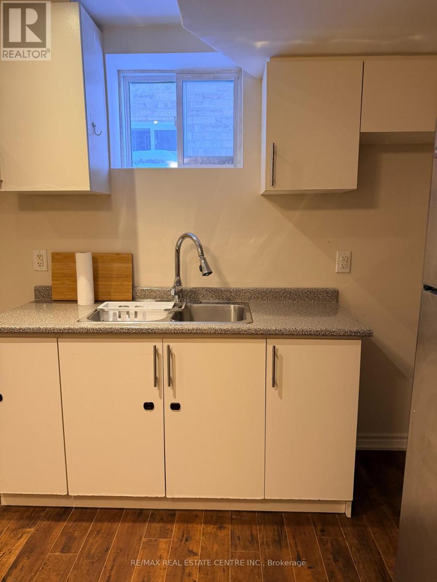 3459 Park Heights Way, Mississauga, Ontario  L5M 0V5 - Photo 6 - W12940030