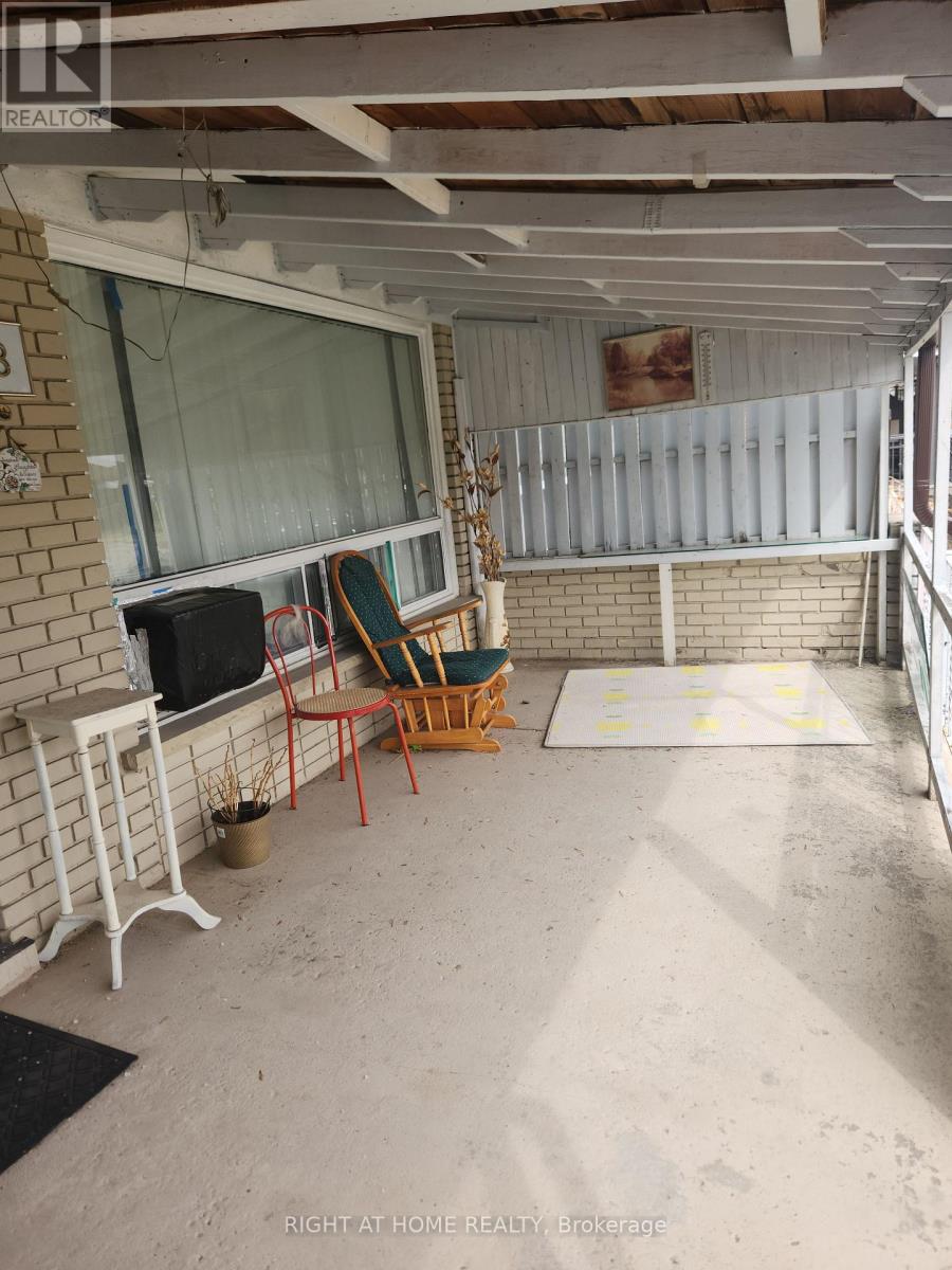 68 Lanyard Road, Toronto, Ontario  M9M 1Y9 - Photo 3 - W12940070