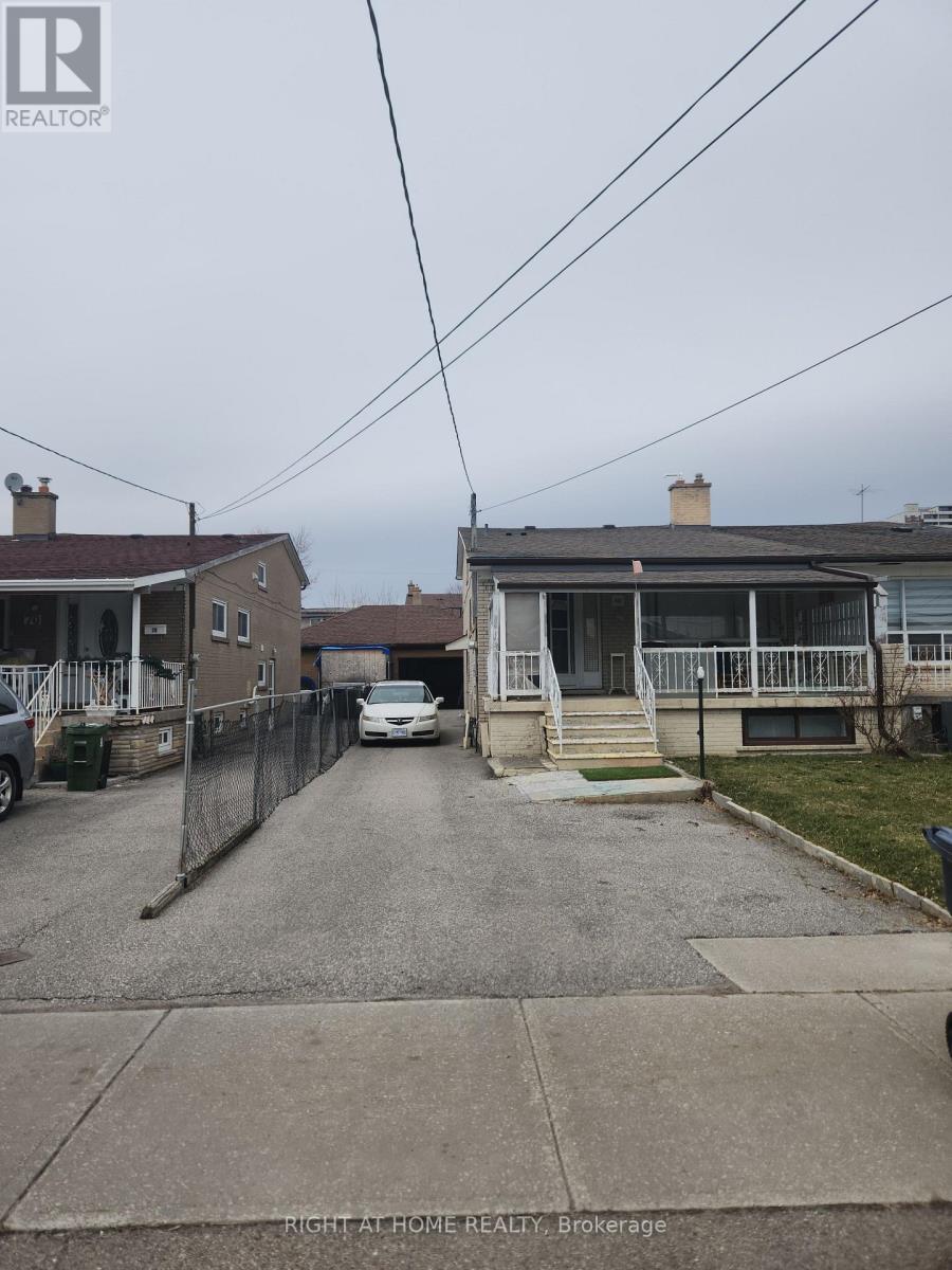 68 Lanyard Road, Toronto, Ontario  M9M 1Y9 - Photo 4 - W12940070