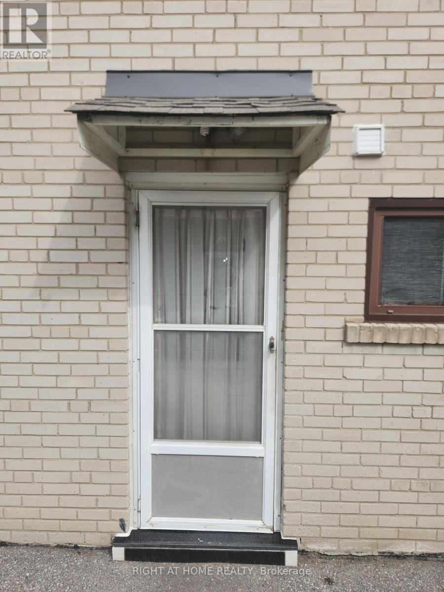 68 Lanyard Road, Toronto, Ontario  M9M 1Y9 - Photo 5 - W12940070