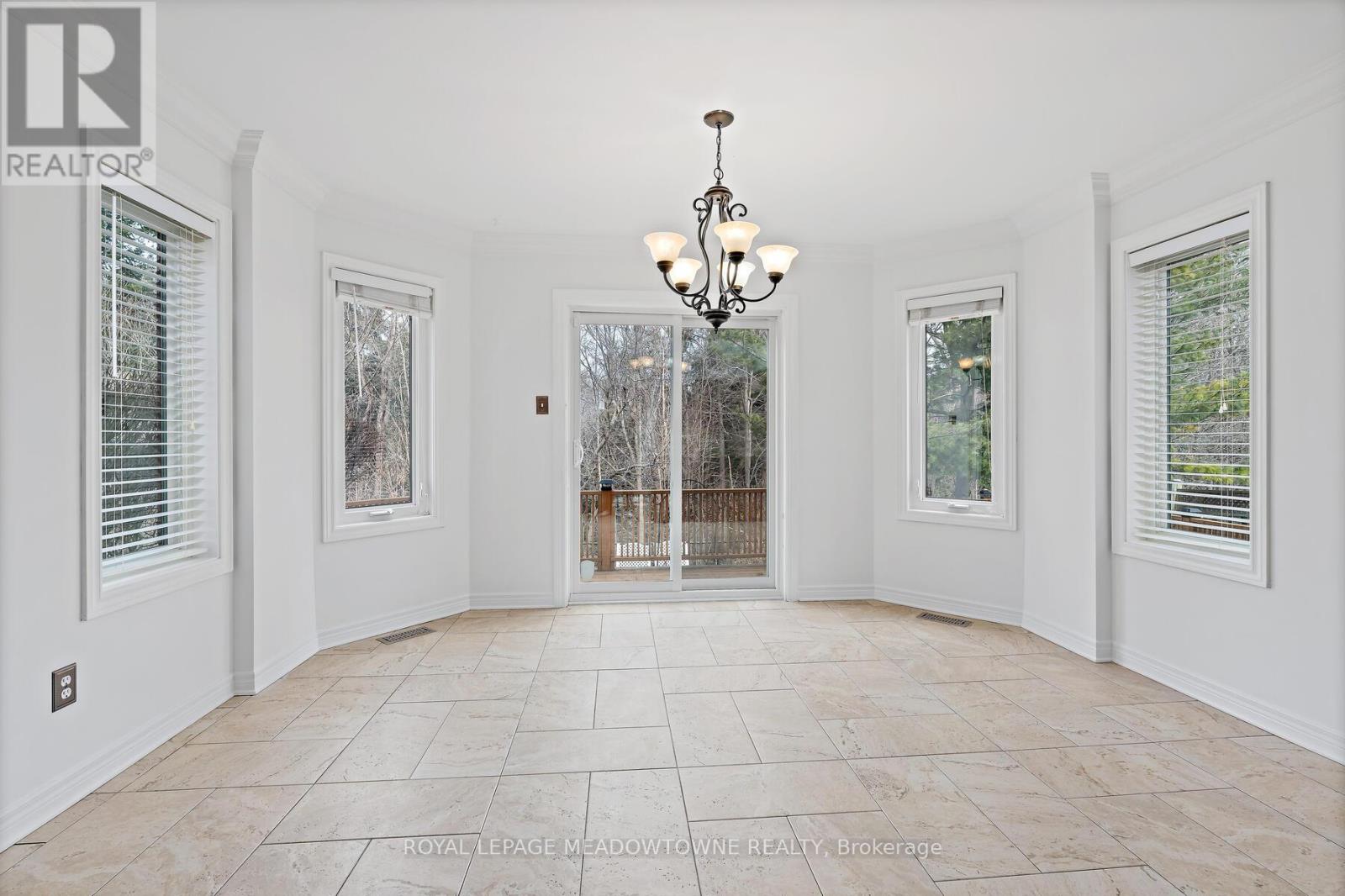 29 Hamilton Crescent, Halton Hills, Ontario  L7G 5K9 - Photo 14 - W12940074