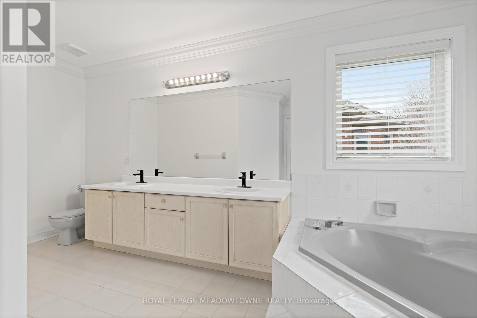 29 Hamilton Crescent, Halton Hills, Ontario  L7G 5K9 - Photo 26 - W12940074