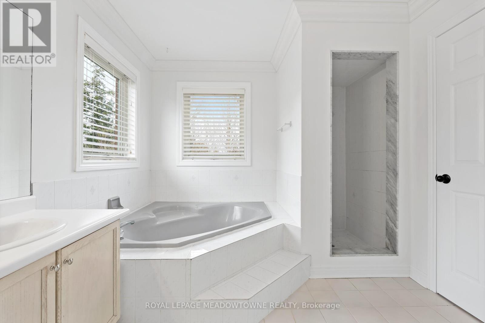 29 Hamilton Crescent, Halton Hills, Ontario  L7G 5K9 - Photo 28 - W12940074