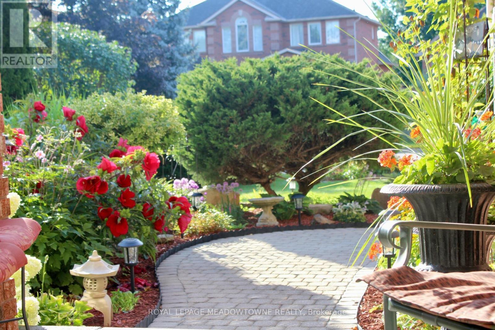 29 Hamilton Crescent, Halton Hills, Ontario  L7G 5K9 - Photo 5 - W12940074