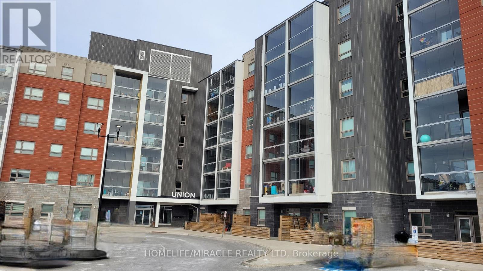 318 - 200 Lagerfeld Drive, Brampton, Ontario  L7A 5G5 - Photo 2 - W12940118