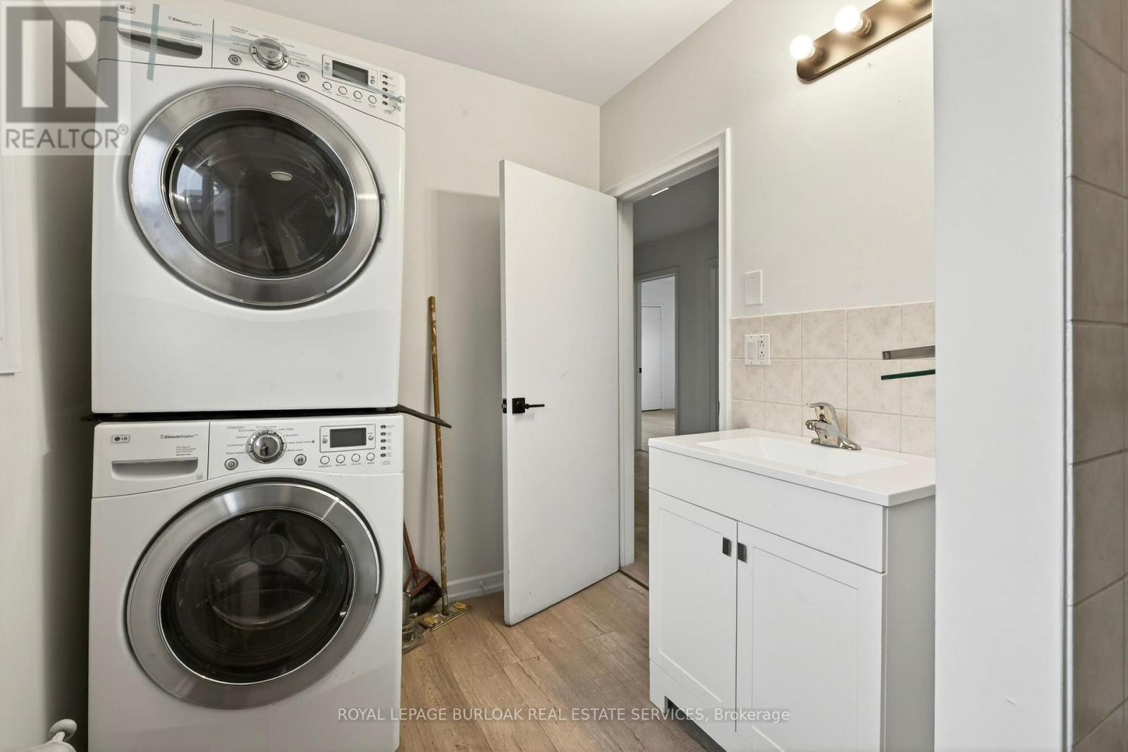 1012 North Shore Boulevard E, Burlington, Ontario  L7T 1X7 - Photo 27 - W12940140