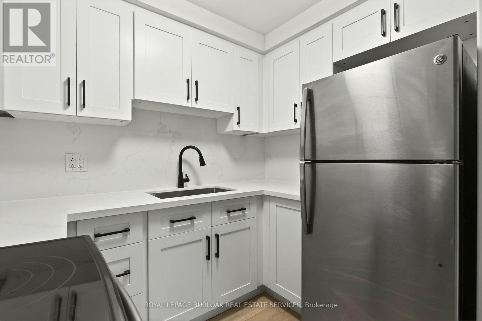 1012 North Shore Boulevard E, Burlington, Ontario  L7T 1X7 - Photo 32 - W12940140