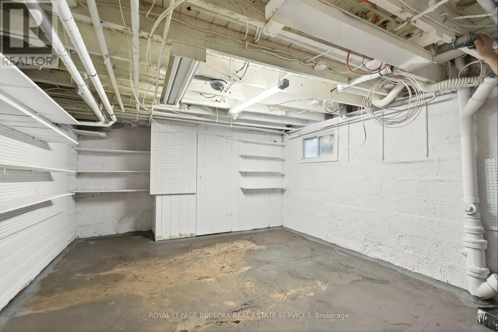 1012 North Shore Boulevard E, Burlington, Ontario  L7T 1X7 - Photo 38 - W12940140