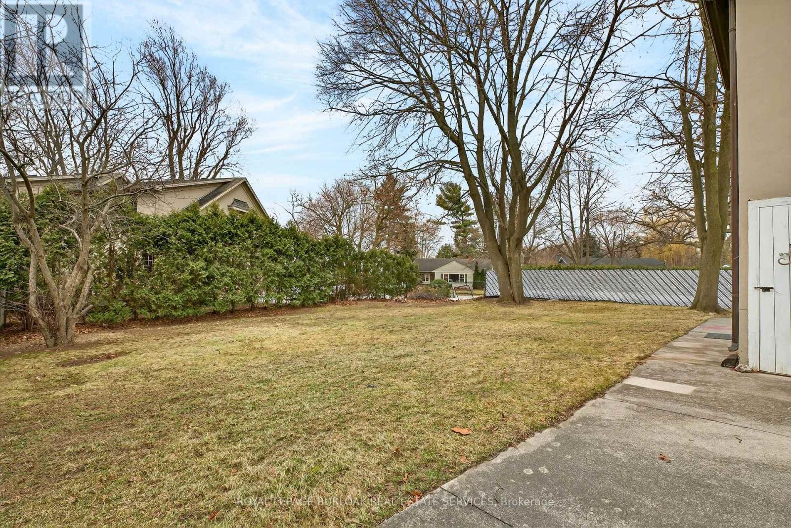 1012 North Shore Boulevard E, Burlington, Ontario  L7T 1X7 - Photo 39 - W12940140